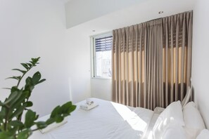 2 bedrooms, desk, iron/ironing board, free WiFi - 2 bedroom apartment by Hilton Beach (Tel Aviv)