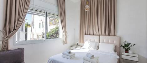 Deluxe-Apartment | 2 Schlafzimmer, Schreibtisch, Bügeleisen/Bügelbrett, kostenloses WLAN