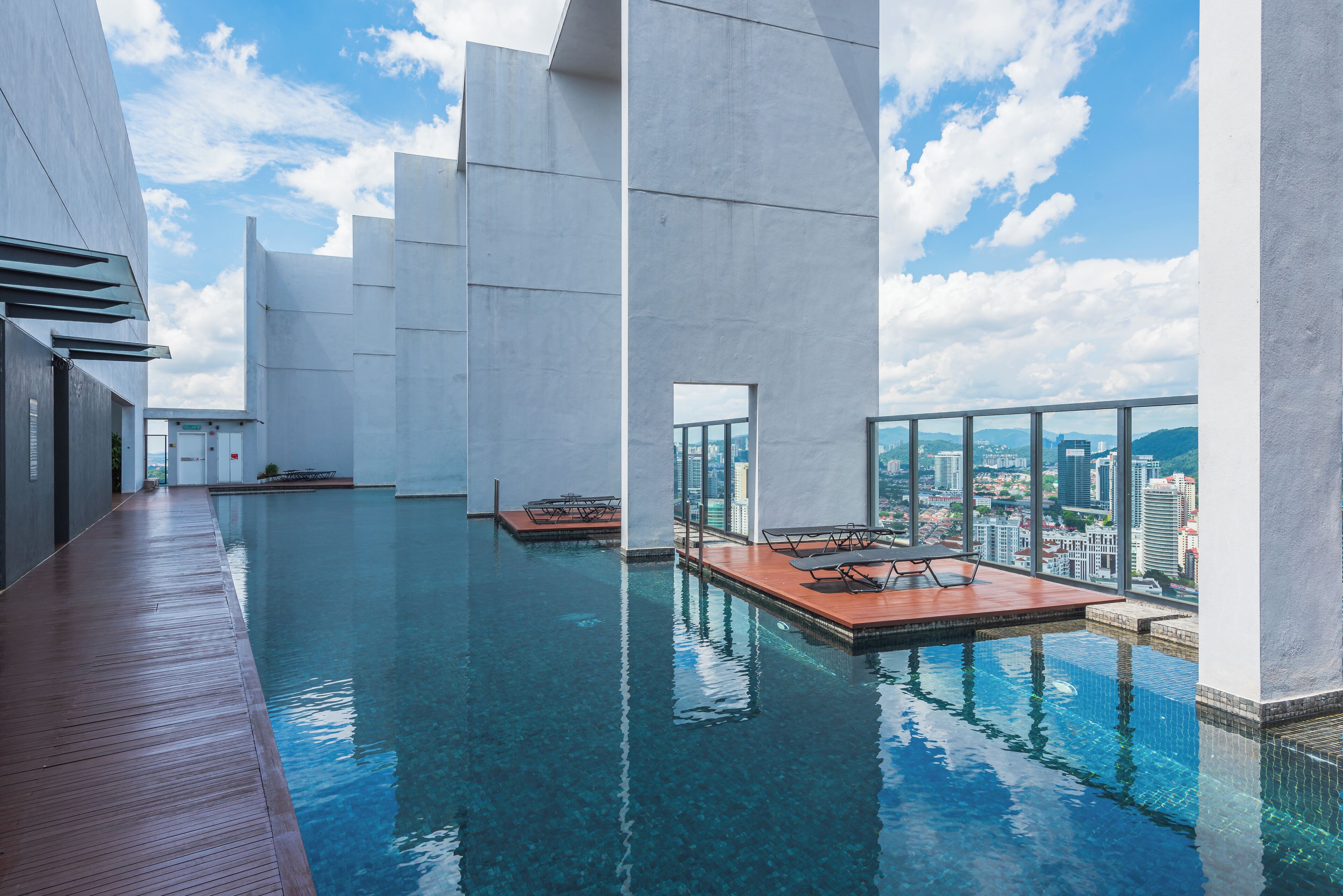 Kolam renang outdoor