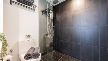 Luxury Apartment | Bathroom