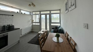 Leilighet, flere senger | Spiseområde