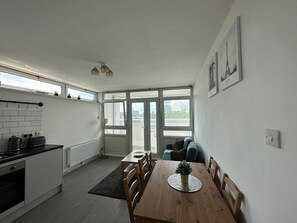 Apartment, Multiple Beds | Dining - Lovely 3-bed Apartment in London (London)