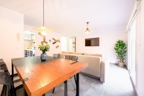 Dining - 2 bedroom, city and sea (Fuengirola)