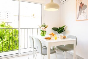 Dining - A estrenar 2 hab, playa y centro by 10ToSea (Fuengirola)