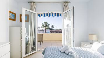 2 bedrooms, iron/ironing board, WiFi (free), bed sheets