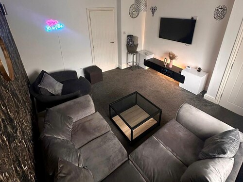 The Hideaway Home BD5 - 2 Bed Lovely Modern House
