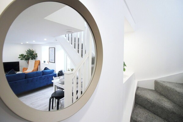 Interior - The White House by Tŷ SA - Zip World & Bike Park (Aberdare)