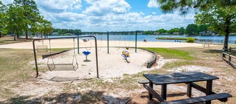 Private Pool! WaterEdge Lake House