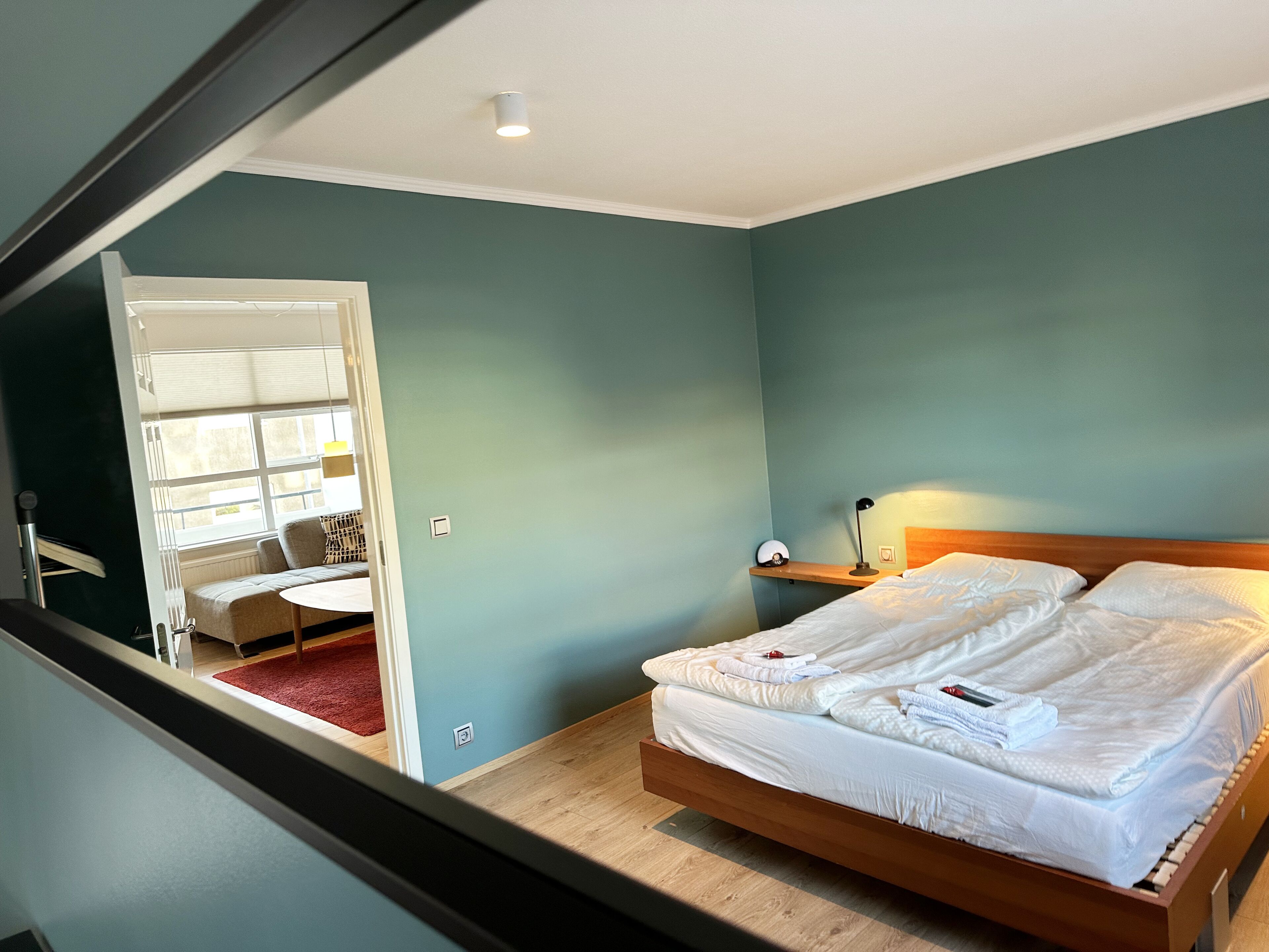 2 bedrooms, travel cot, WiFi, bed sheets