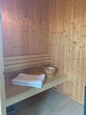 Cabaña, 4 habitaciones, patio, vista al jardín | Baño