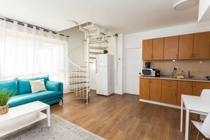 Lägenhet Comfort | Eget kök | Stort kylskåp, mikrovågsugn, ugn och spishäll