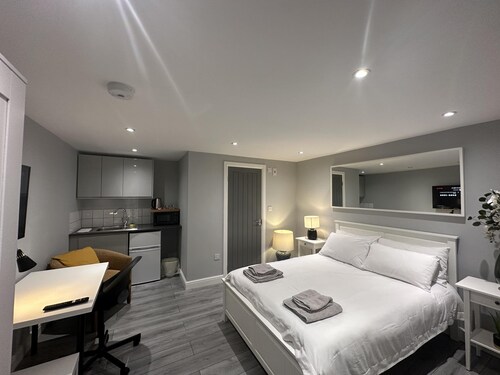 Beautiful 1-bed Modern Luxury Apartment in Luton