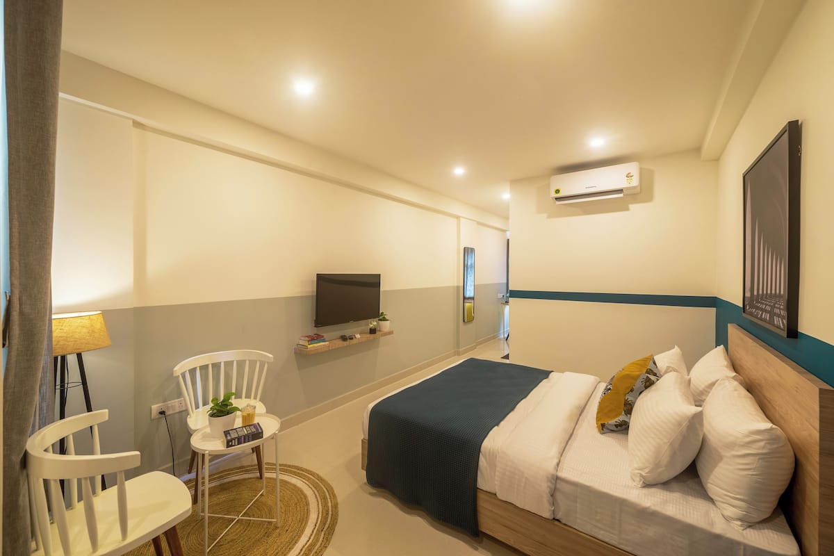 standard room | desk, soundproofing, free wifi, bed sheets