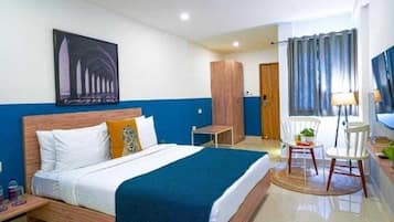 Executive Suite | 1 bedroom, desk, soundproofing, bed sheets