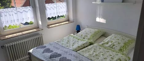 2 bedrooms, WiFi, bed sheets