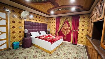 Family Room | 1 bedroom, free WiFi
