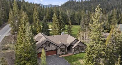 Beautiful Priest Lake Home on the Golf Course