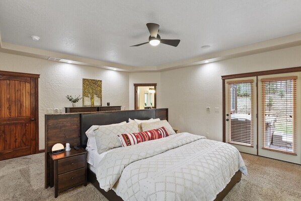 4 bedrooms, desk, iron/ironing board, free WiFi