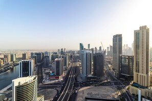 Aerial view - Damac Upper Crest / Studio / Downtown / Blueoceanholidayhomes (Dubai)