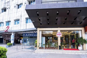 Front of property - Kojo Hotels Cebu -Mandaue (Mandaue)