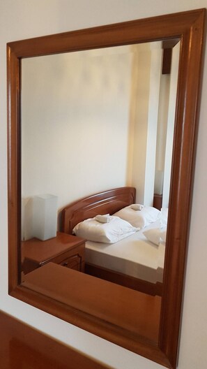 2 bedrooms, desk, iron/ironing board, WiFi - MUNIC 'S APARTMENT
 (Thessaloniki)