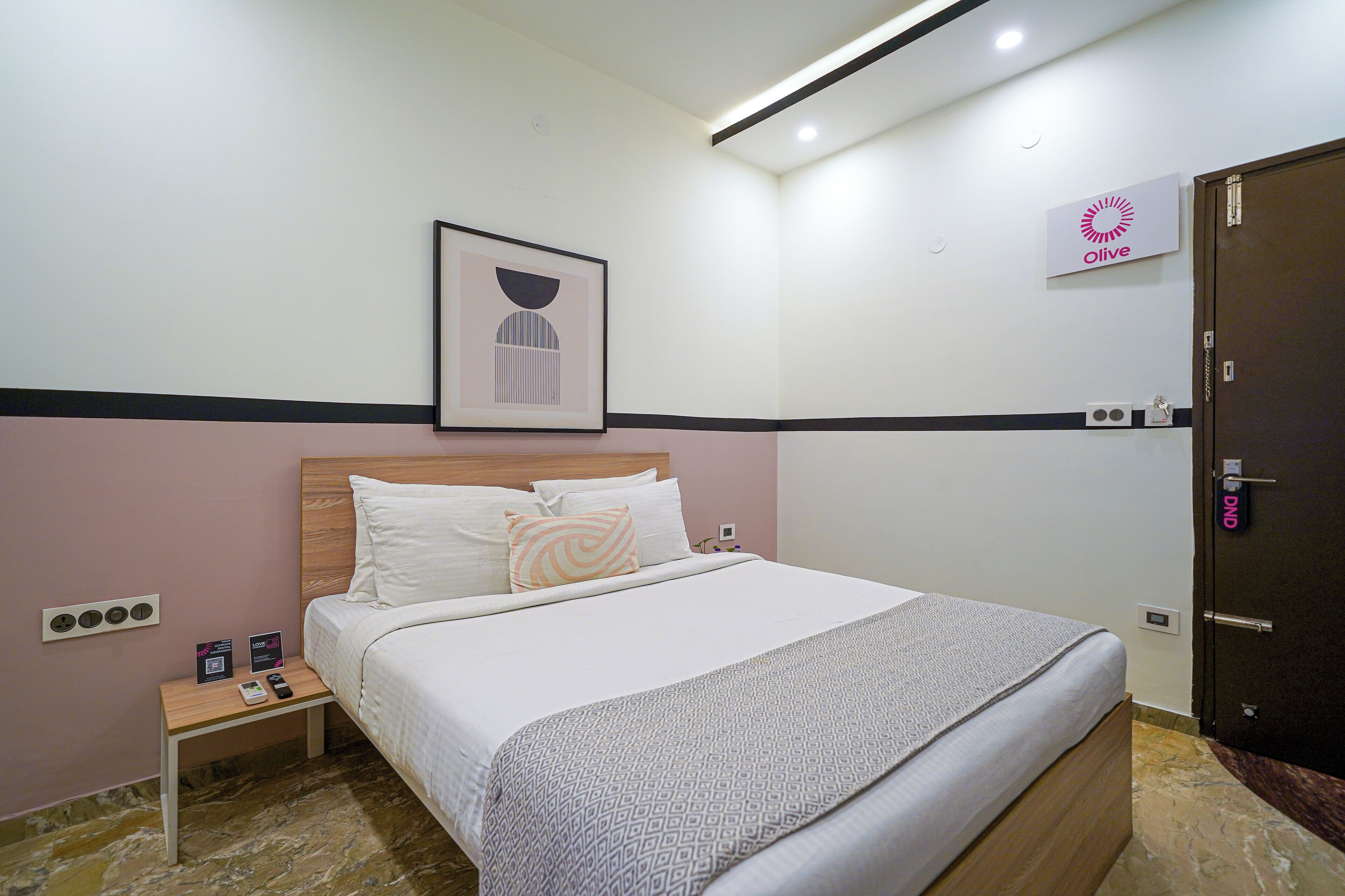 1 bedroom, desk, free wifi, bed sheets