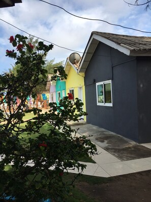 Front of property - Tahiti Hotel (Cotonou)