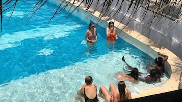 Infinity pool