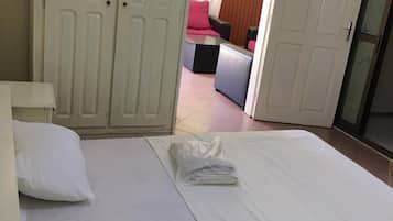 Comfort Bungalow, 1 King Bed | Hypo-allergenic bedding, free WiFi, bed sheets