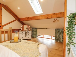3 bedrooms, individually decorated, individually furnished, free WiFi