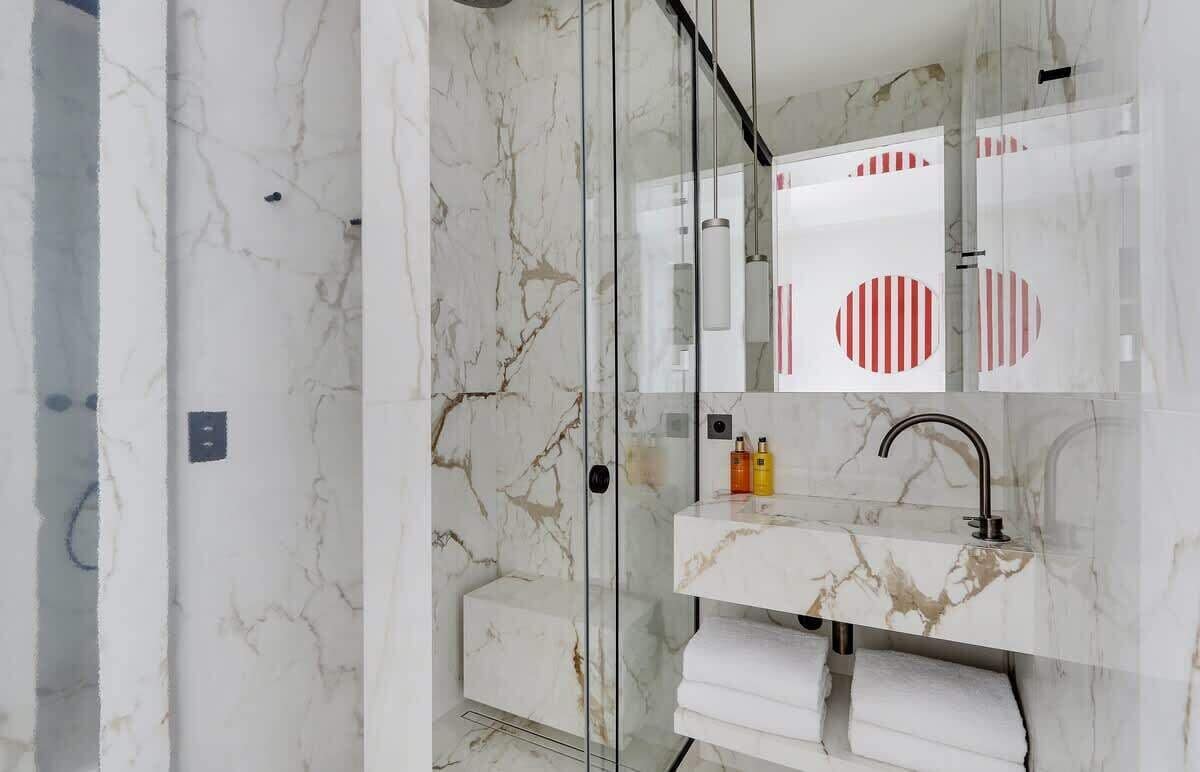 Shower, hair dryer, shampoo