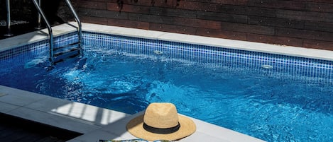 Piscine extérieure (ouverte en saison)