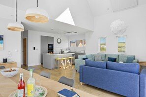 Smart TV - 4 The Vista, Willingcott Nr Woolacombe - Outdoor shower/ On-site pool / EV charger/ Ecohome (Woolacombe)