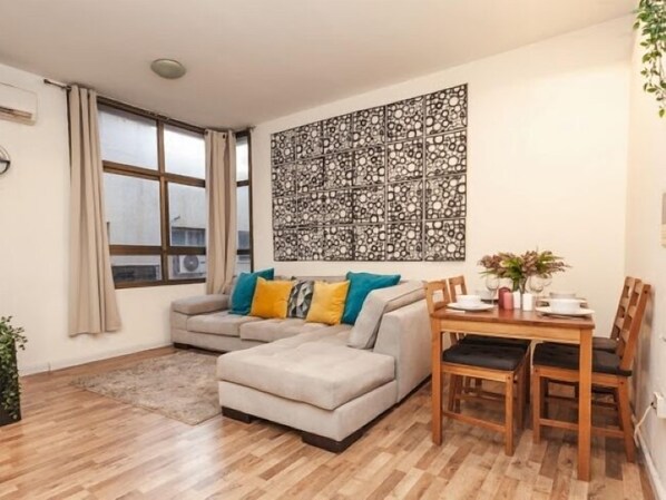 City Apartment | Living area