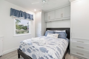 1 bedroom, iron/ironing board, free WiFi, bed sheets - 229 Breakers: Oceanfront Villa Free Bikes and Beach Chairs (Hilton Head Island)