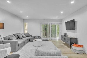 Smart TV, offices