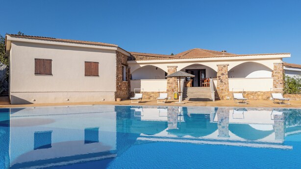 Unclassified image, 1 of 39, button - Chic Villa Antonina Studio No2167 (Golfo Aranci)
