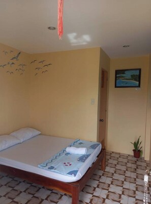 Standard Double Room | Bed sheets - Allen Marie Shiphaus powered by Cocotel (Santa Fe)