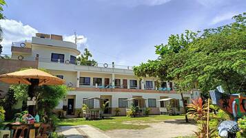 Pintu masuk properti