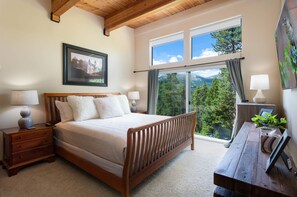 4 Schlafzimmer, Schreibtisch, Bügeleisen/Bügelbrett, kostenloses WLAN