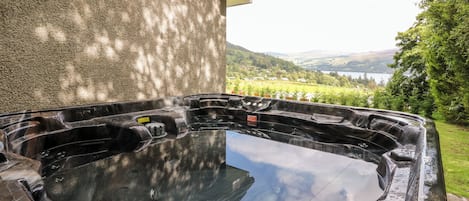 Baignoire à remous extérieure