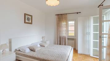 Familienapartment, Mehrere Schlafzimmer, 2 BĂ€der, am Strand (Casa Veligato 2)