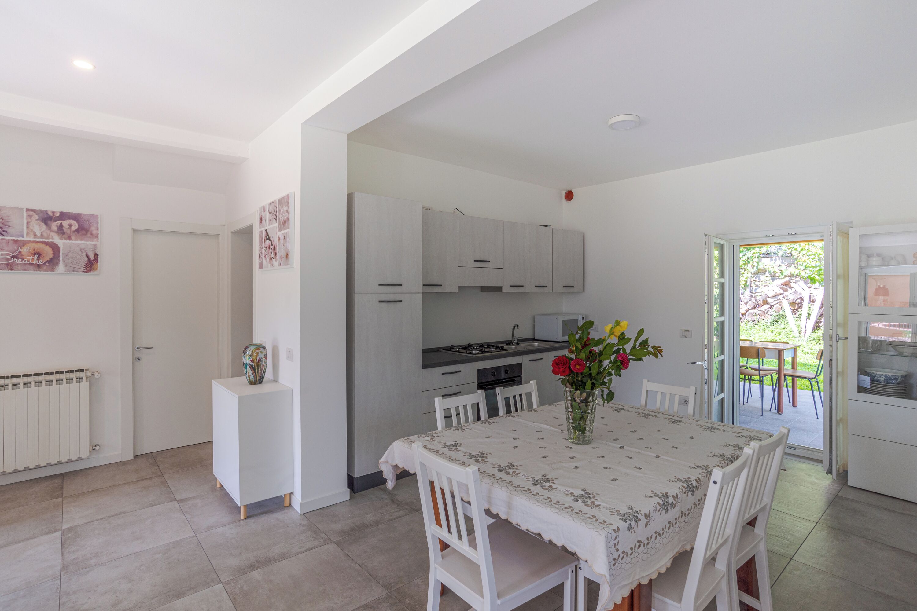 Familienapartment, Mehrere Schlafzimmer, 2 Bäder, am Strand (Casa Veligato 2) | Speisen