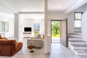Appartement Familial, 2 chambres, 2 salles de bains, en bord de plage (Casa Veligato 2) | Coin séjour
