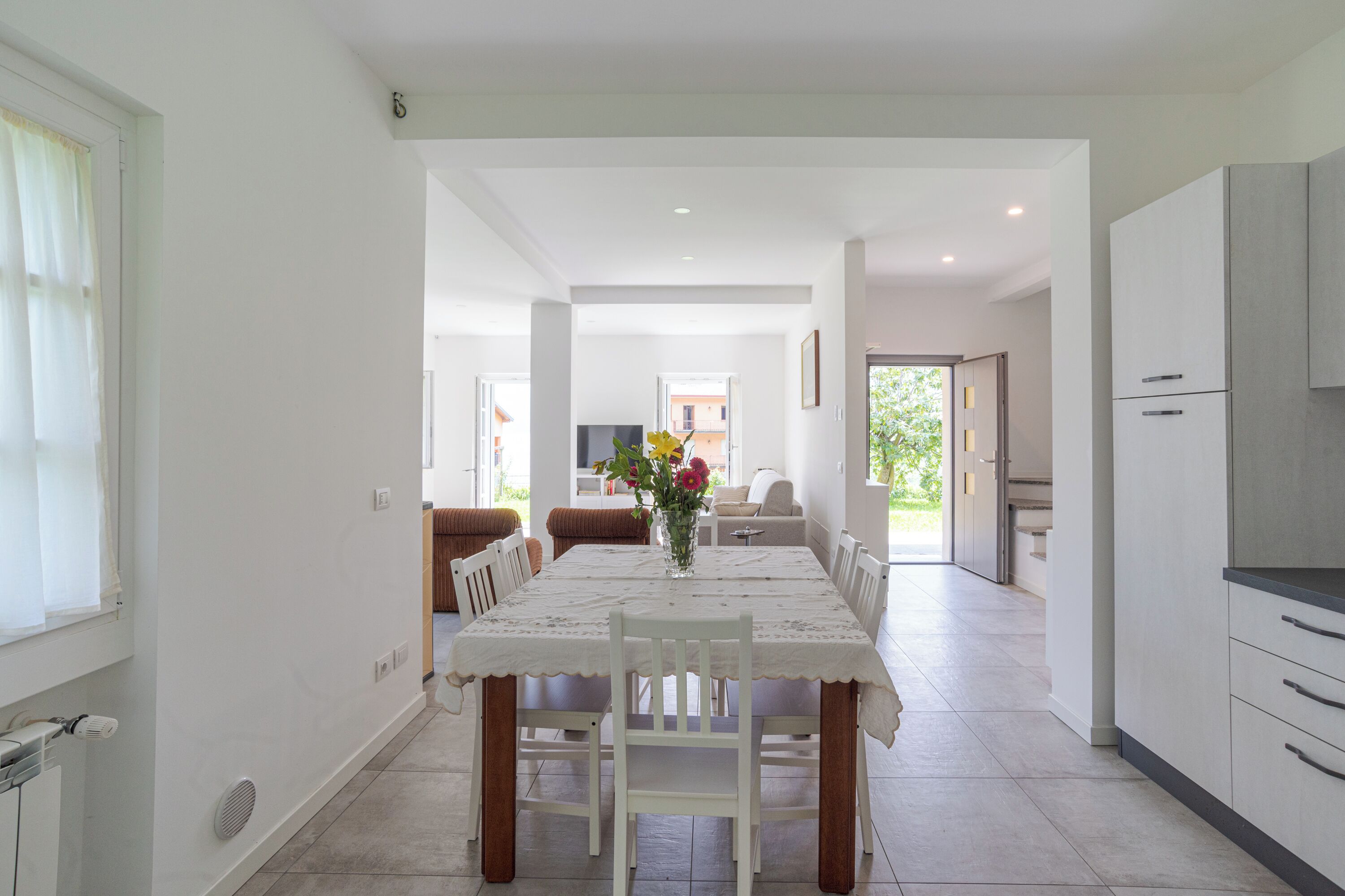 Family Apartment, Multiple Bedrooms, 2 Bathrooms, Beachside (Casa Veligato 2) | Dining room