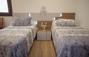 Zimmer | Verdunkelungsvorhänge, schallisolierte Zimmer, Bügeleisen/Bügelbrett