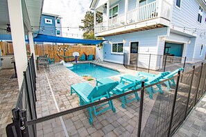 Et oppvarmet basseng