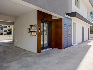 Apartment, 1 Bedroom, Balcony, City View | Front of property