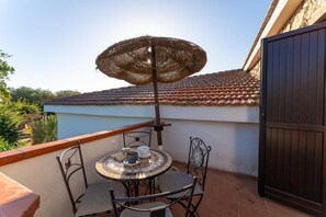 Apartment, 1 Bedroom, Balcony | Outdoor dining