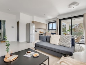 Apartamento, 1 quarto, sacada, vista para a cidade | Comodidades do quarto